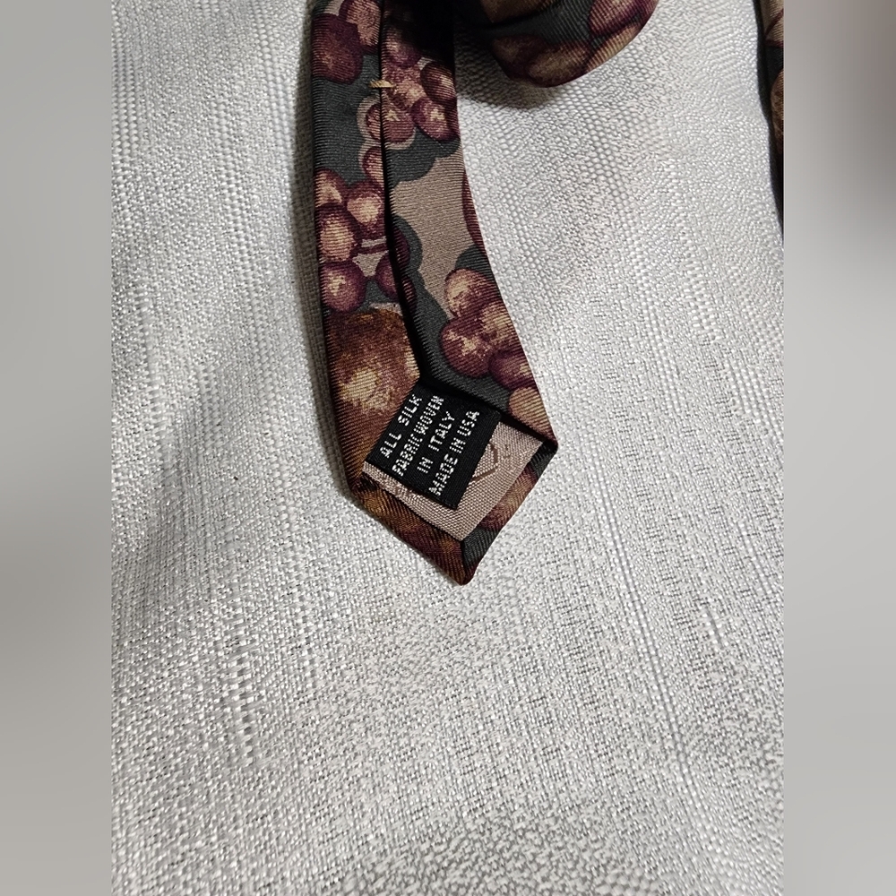 Christian Dior Men's Tie, 100% Silk, EUC - Picture 3 of 5